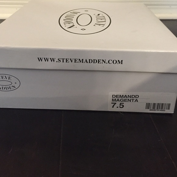 7.5 Steve Madden DEMANDD Magenta heels - Picture 4 of 4