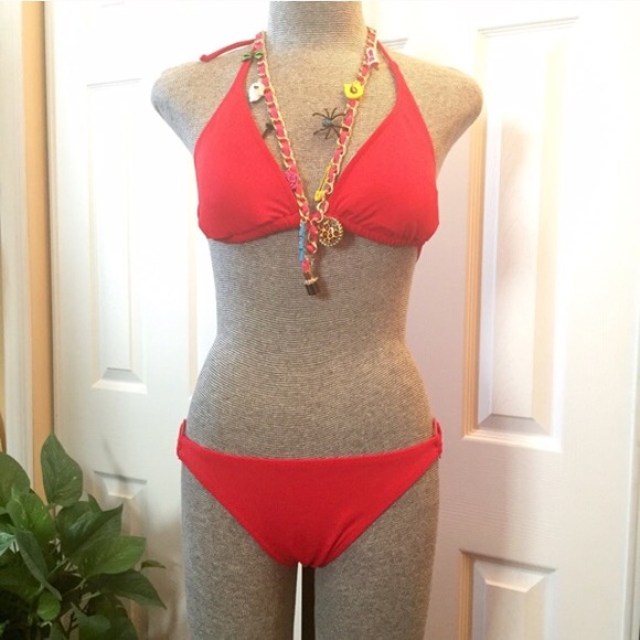 Red Bikini - Picture 3 of 3