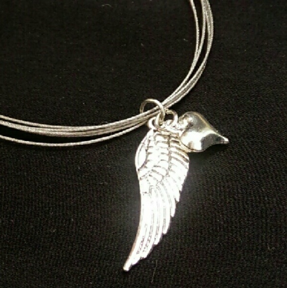 Angel Wing w/ Heart Bracelet - Picture 3 of 4