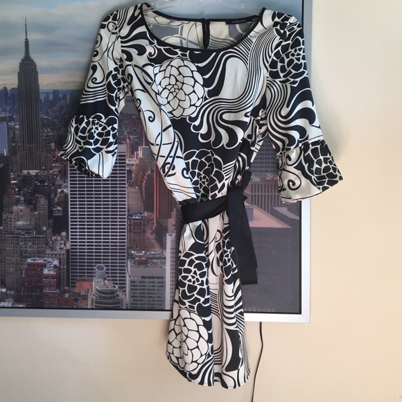 Dress - silky black and white/creamy dress 👡👝 - Picture 3 of 3