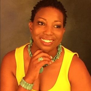 Meet your Posher, Johnice