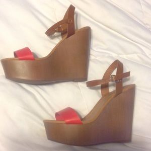 Red and brown wedges.