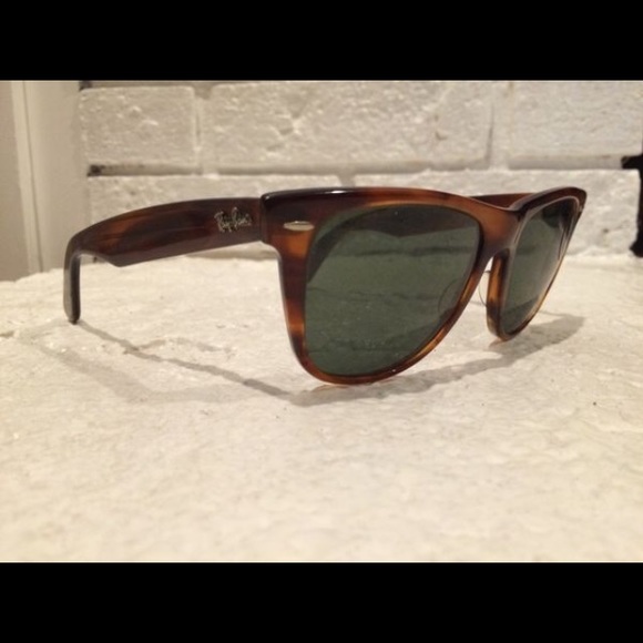 Never worn Vintage B&L Ray-Ban Wayfairers