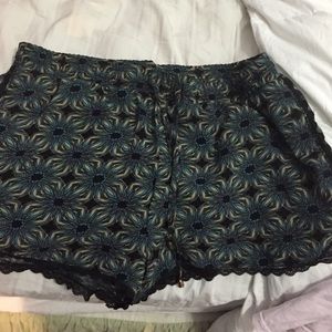 Aztec print soft shorts size large