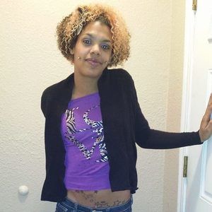 Meet your Posher, Alexis