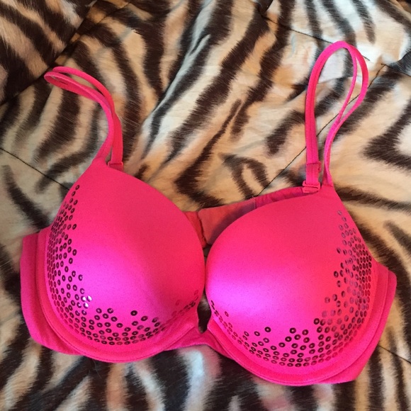 Victoria Secret Very Sexy Push-Up Pigeonnant Bra