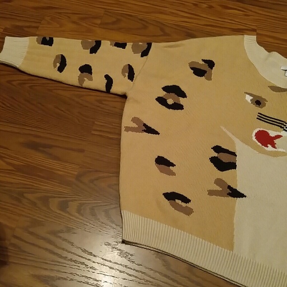 Final Sale ***Cute Bar lll Sweater*** EUC - Picture 2 of 4