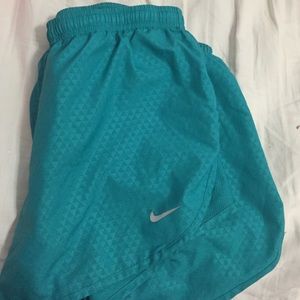 Nike tempo shorts size medium