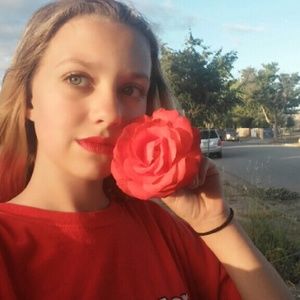 Meet your Posher, Mila