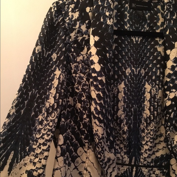 INC CROPPED DRAPE FRONT PRINTED JACKET - Picture 2 of 3