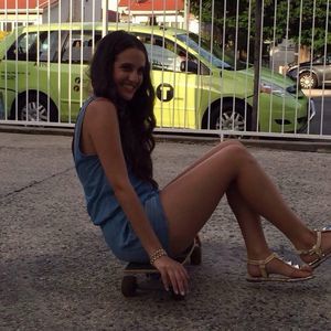 Meet your Posher, Fay