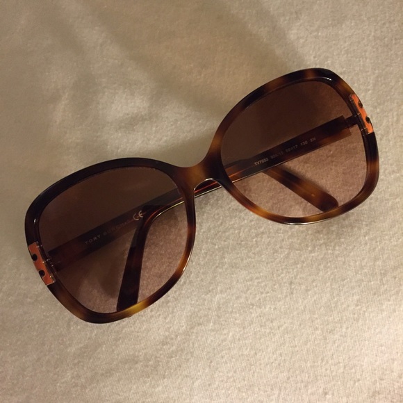 Tory Burch Accessories - AUTHENTIC Tory Burch Sunglasses