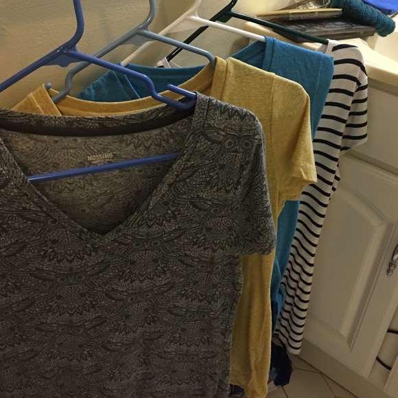 V-neck Bundle - Picture 1 of 3