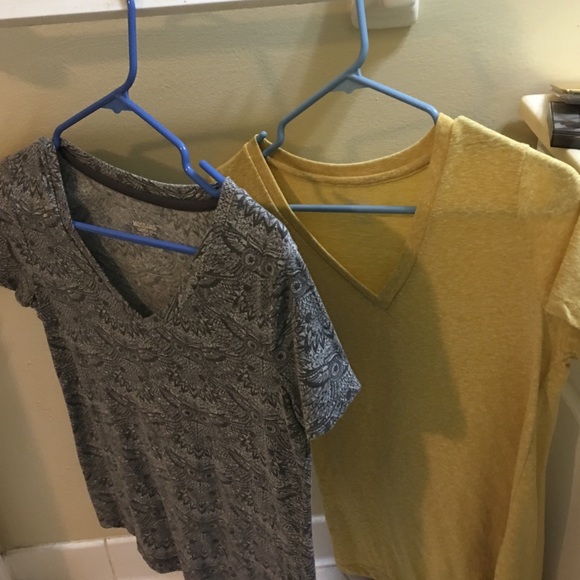 V-neck Bundle - Picture 2 of 3