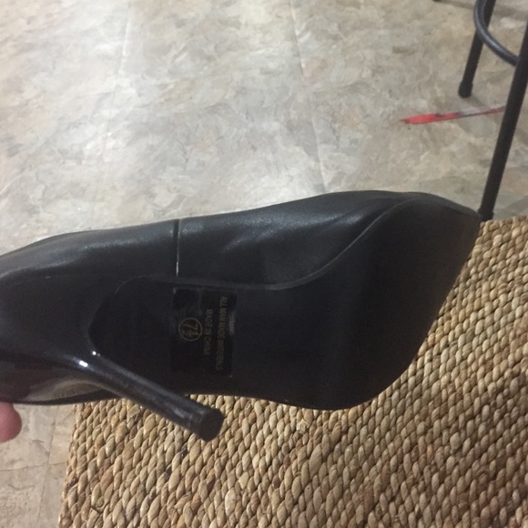 Mandee Heels - Picture 3 of 4