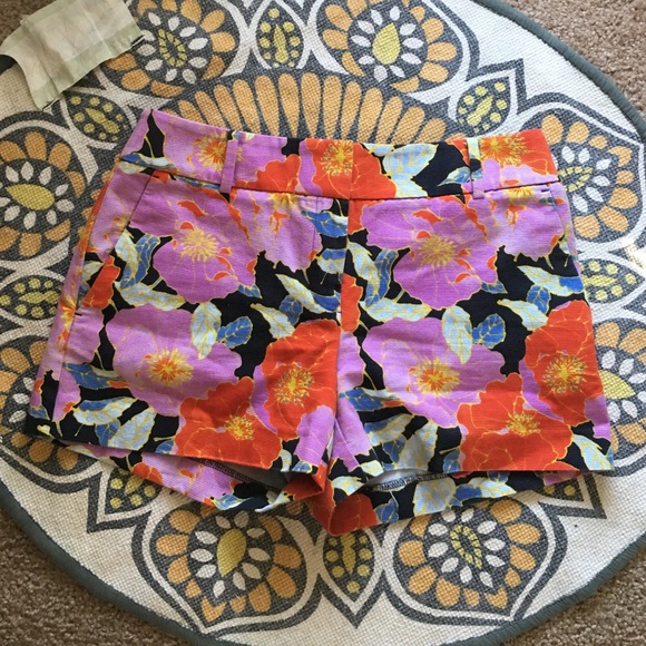 ⭐️Loft Floral Shorts⭐️