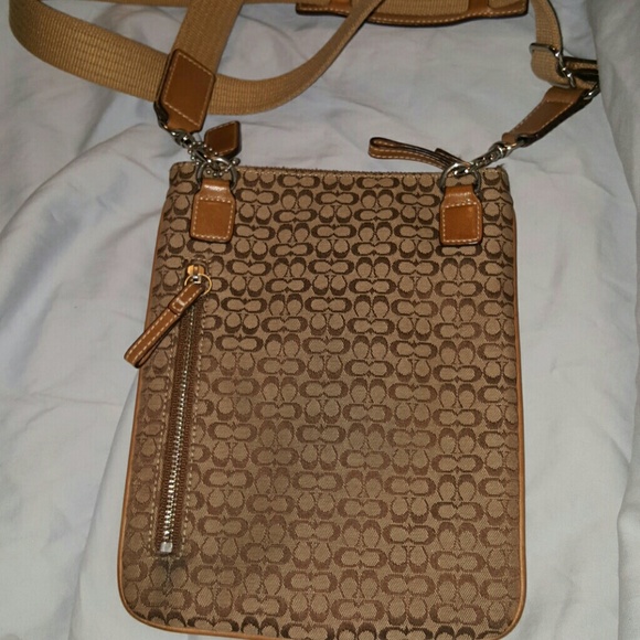 ☆☆SOLD☆☆ Coach Monogram Crossbody - Picture 2 of 4