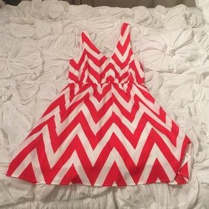 🎉LAST CHANCE🎉 Red and white chevron tank dress