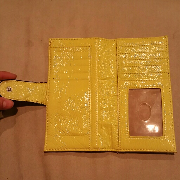 NEW GUESS Wallet - Picture 3 of 4