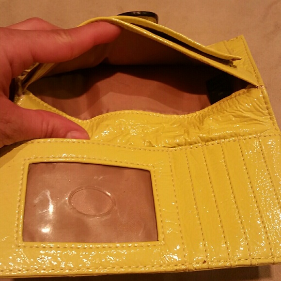 NEW GUESS Wallet - Picture 4 of 4