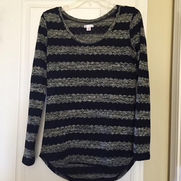 Knit Long Sleeve Grey and Black Sweater