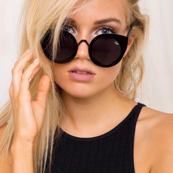 🆕Quay Tainted Love sunglasses - BLACK w/ lilac - Picture 2 of 4