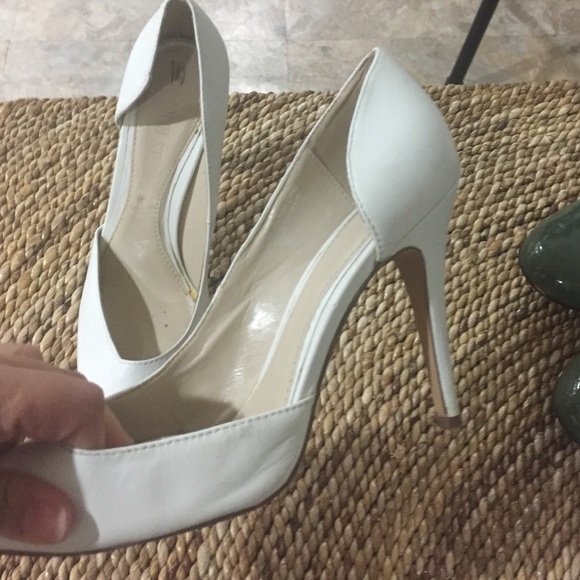White heels - Picture 2 of 3