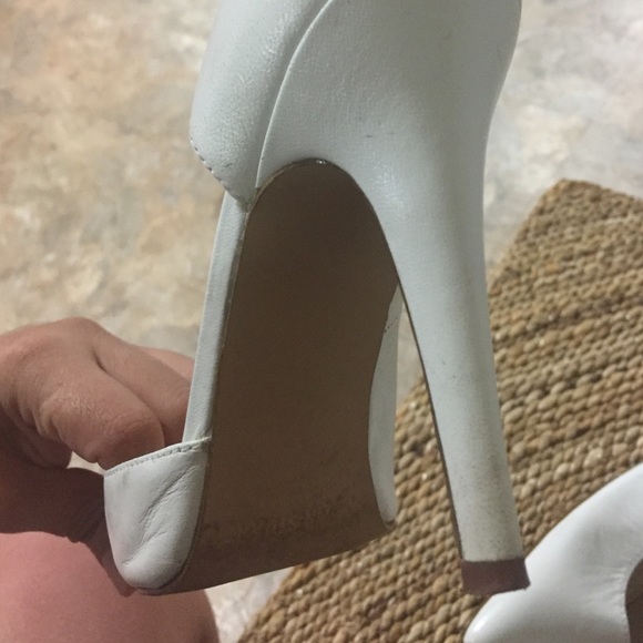 White heels - Picture 3 of 3