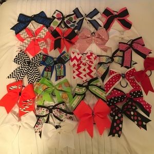 24 bows in great condition