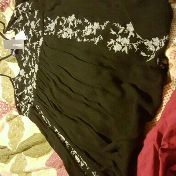 Dress - Picture 3 of 4