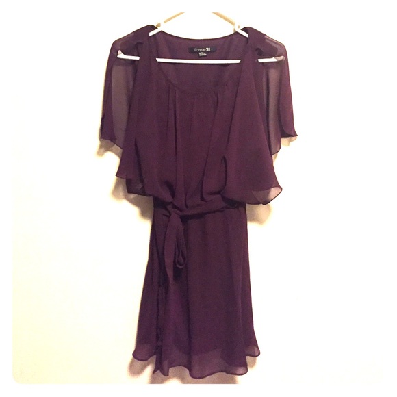 *SOLD* Plum split sleeve top
