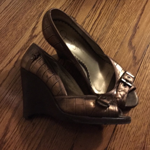 Gold Wedges