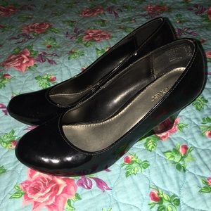 Black wedges!