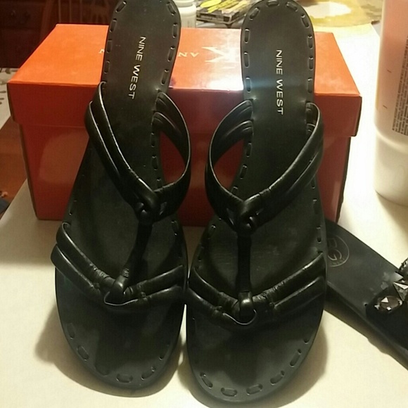 Sandals - Picture 1 of 3