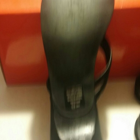 Sandals - Picture 3 of 3