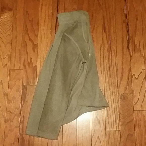 HANES - Picture 4 of 4