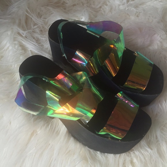 UNIF - Holographic Platform Sandals