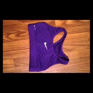 Nike sports bra size small