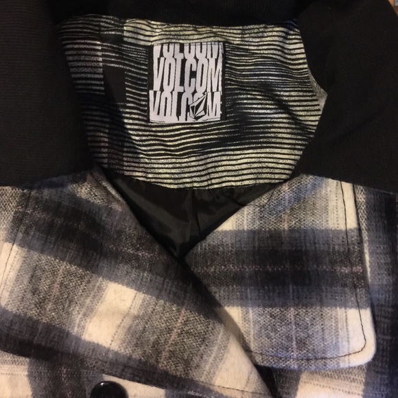 Volcom plaid jacket - Picture 2 of 4