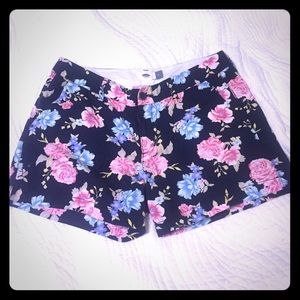 🌻SALE🌻 OLD NAVY Floral Navy Shorts