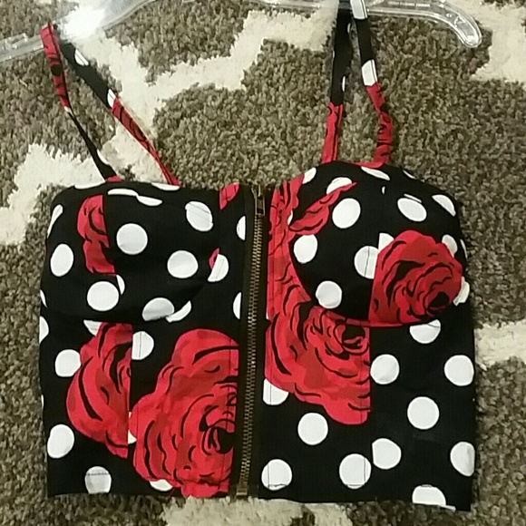 Fun rose pokadot crop top!