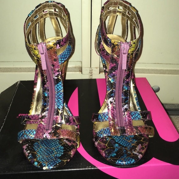 High heels - Picture 2 of 4