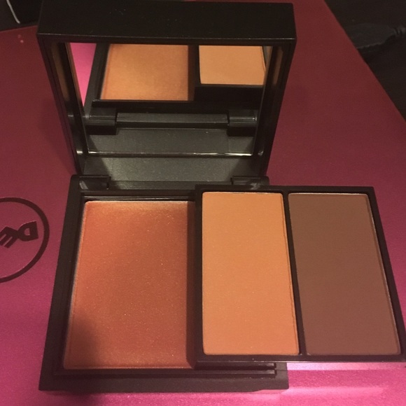MAC ALL THE RIGHT ANGLES CONTOUR PALETTE - Picture 3 of 3