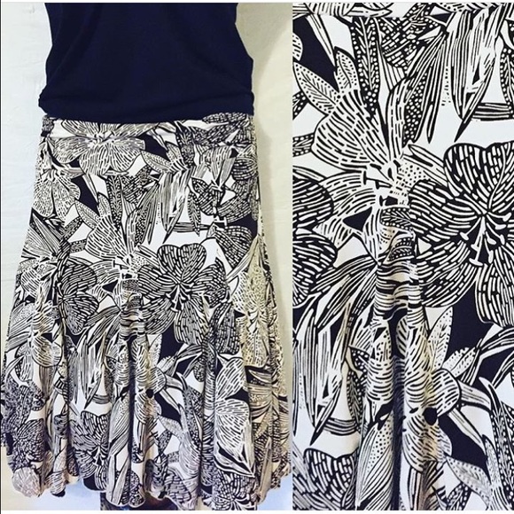 Apt 9 Skirt Large
