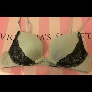 Victoria's Secret Fabulous Push-Up Bra 32B