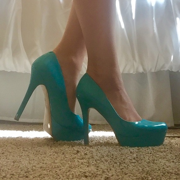 Jessica Simpson teal platform heels
