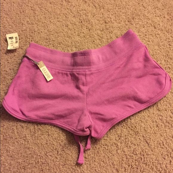 Shorty Shorts - Picture 2 of 2