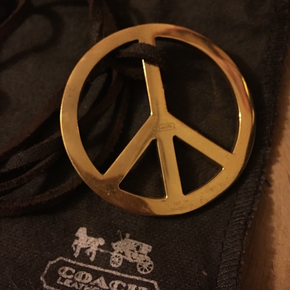 Coach necklace - Picture 2 of 4