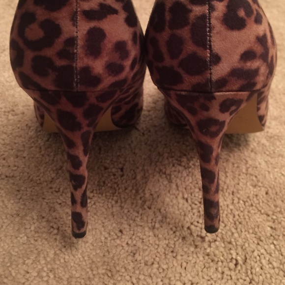Shoes - Picture 2 of 3