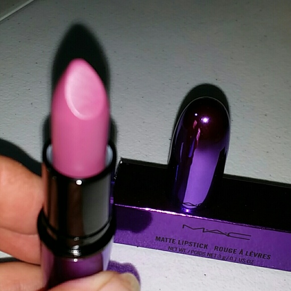 SOLD!!!!MAC ROUGE A' LE'VRES MATTE LIPSTICK - Picture 3 of 4